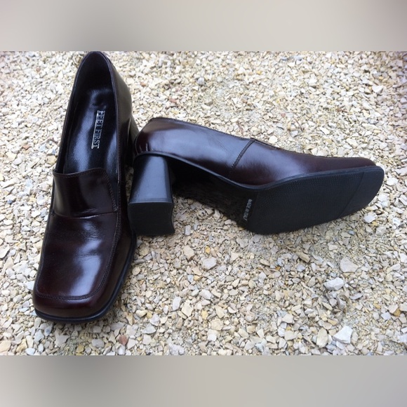 NWT FeetFirst Deep Maroon Italian Leather Pumps size 9b (39) - Picture 7 of 16